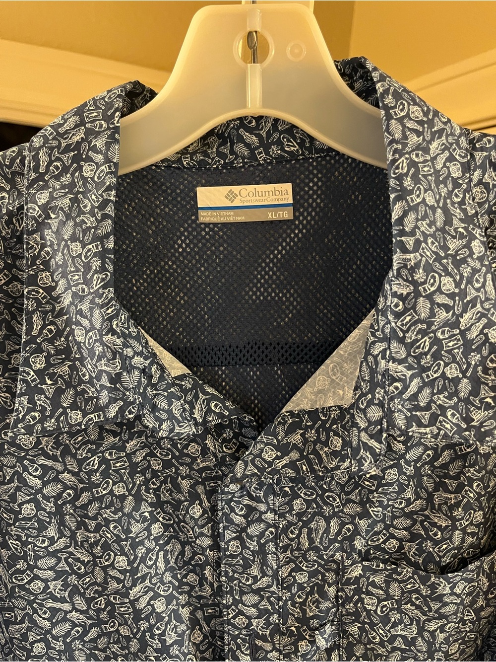 Columbia Men's Navy Printed Performance Button-Up sport Shirt